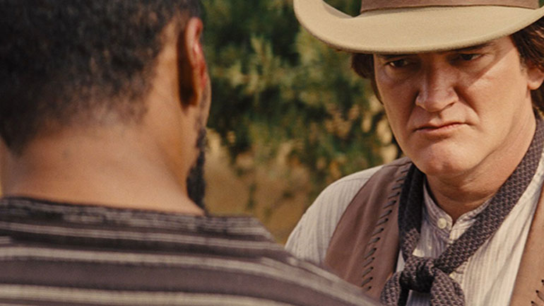 Κουέντιν Ταραντίνο: Το «βλήμα» του σινεμά που τάραξε τα νερά με… πελάγη αίματος