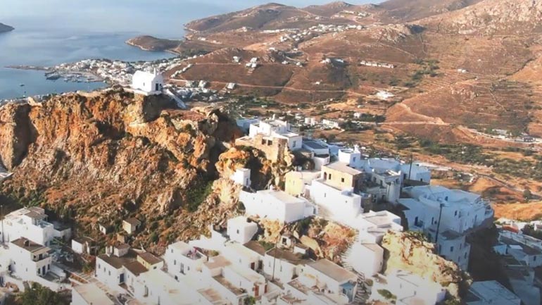 Εναέριες εξερευνήσεις πάνω απο την Σέριφο