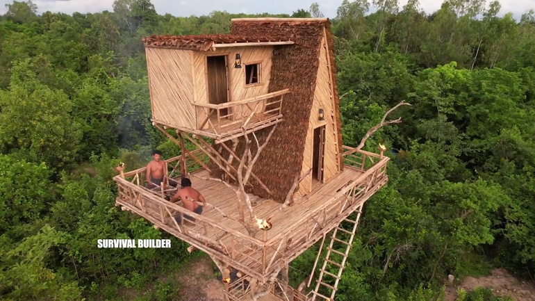Κατασκευή δεντρόσπιτου στη ζούγκλα της Καμπότζης