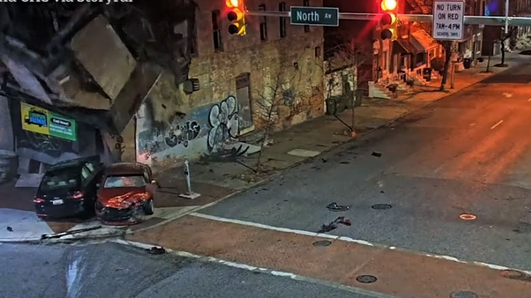 Προσοχή Σκληρές Εικόνες: Το χειρότερο τροχαίο της χρονιάς με κατάρρευση κτιρίου και ένα νεκρό