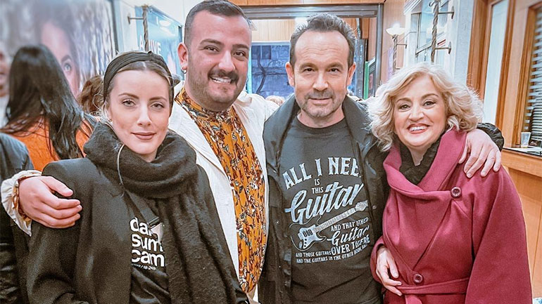 Η Φαίδρα Νταϊόγλου σκηνοθετεί τον Κώστα Μακεδόνα!