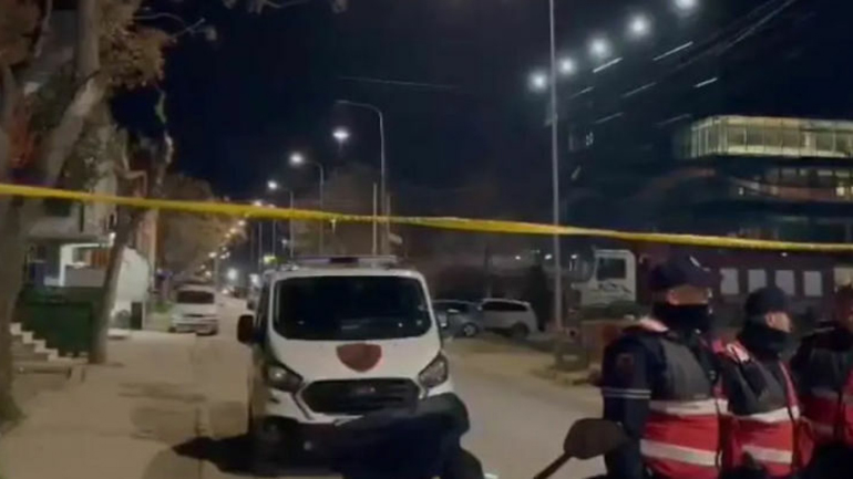 Επίθεση με Καλάσνικοφ στον μεγαλύτερο τηλεοπτικό σταθμό της Αλβανίας – Νεκρός ένας φρουρός ασφαλείας Επίθεση με Καλάσνικοφ στον μεγαλύτερο τηλεοπτικό σταθμό της Αλβανίας – Νεκρός ένας φρουρός ασφαλείας