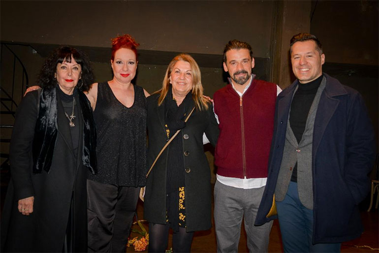 Χρύσα Καψούλη, Τζούλη Σούμα, Ντίνα Κουφαλά, Νίκος Δερτιλής, Αδάμ Τσαρούχης.