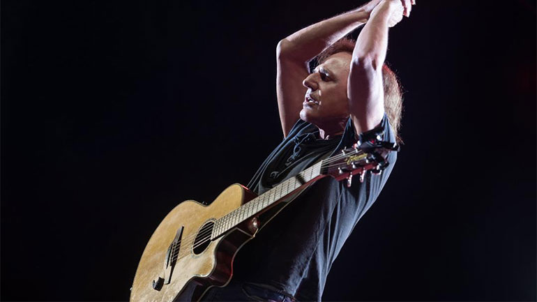 Πενήντα χρόνια Βασίλης Παπακωνσταντίνου – Μια βραδιά που θα γράψει ιστορία στο Καλλιμάρμαρο