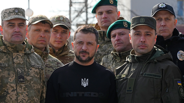 Ο Ζελένσκι επισκέφθηκε δύο πόλεις στο Σούμι, για να γιορτάσει την απελευθέρωσή τους πριν από έναν χρόνο