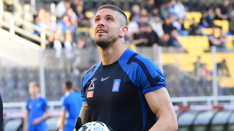 Ανεπίτρεπτο: Μερίδα οπαδών έβριζε εν χορώ τον Πασχαλάκη πριν τον αγώνα Ελλάδα-Λιθουανία!