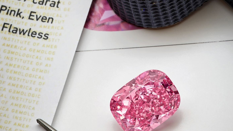 Σπάνιο ροζ διαμάντι θα δημοπρατηθεί στη Νέα Υόρκη