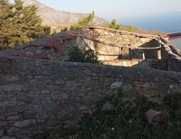 Μια ακόμη χαρακτηριστική φωτογραφία του μισογκρεμισμένου σπιτιού