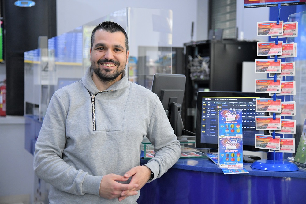 Γιώργος Μπουλασίκης, ιδιοκτήτης καταστήματος ΟΠΑΠ στο Κουκάκι.