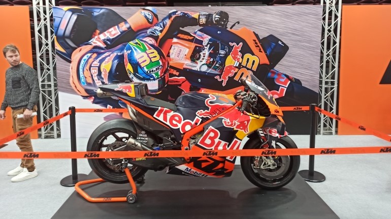 Η αγωνιστική μοτοσυκλέτα MotoGP του Brad Binder στην έκθεση μοτοσυκλέτας 2023!