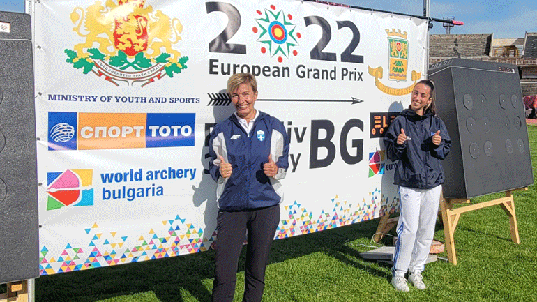 Μητέρα και κόρη, μέλη της εθνικής ομάδας τοξοβολίας, στοχεύουν μαζί στους Ολυμπιακούς Αγώνες που θα διεξαχθούν στο Παρίσι