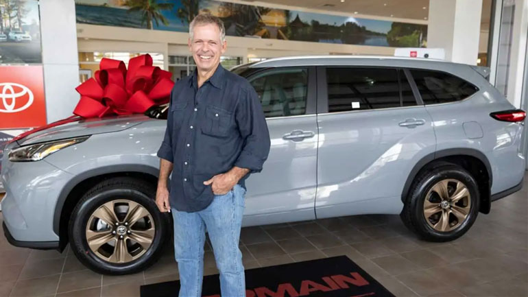 Ποια αυτοκινητοβιομηχανία χάρισε σε πελάτη της ένα ολοκαίνουργιο αυτοκίνητο;