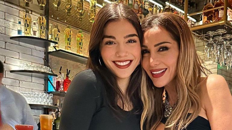 Η Μελίνα Νικολαΐδη παρακολούθησε την παράσταση που πρωταγωνιστεί ο Βασίλης Μπισμπίκης