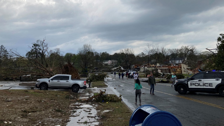 ΗΠΑ: Τουλάχιστον τέσσερις  νεκροί και δεκάδες τραυματίες από ανεμοστρόβιλο στην πολιτεία Αρκάνσας