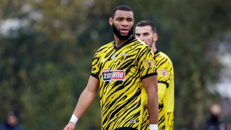 Χωρίς τον Μουκουντί η ΑΕΚ στην Τούμπα – Στην αποστολή οι Λιβάι, Βίντα και Γκατσίνοβιτς