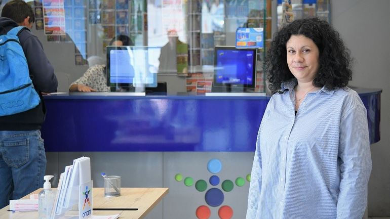 Ευμορφία Φαρδέλα, συνιδιοκτήτρια καταστήματος ΟΠΑΠ στη Δάφνη