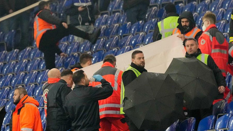 Γερμανία: Οπαδός της Σάλκε πέθανε στις εξέδρες την ώρα του αγώνα με τη Λεβερκούζεν