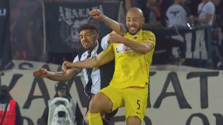 Νέα διαμαρτυρία της ΑΕΚ: «Αγκωνιά του Αουγκούστο στον Άμραμπατ, ο Κουλμπάκοφ δεν του δείχνει δεύτερη κίτρινη»