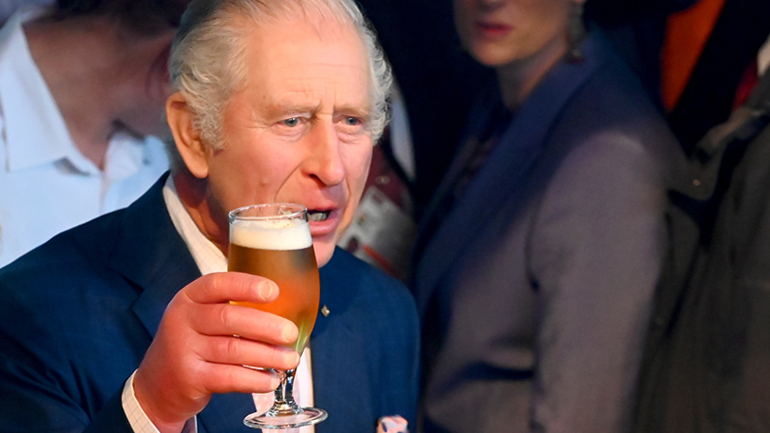 Ο βασιλιάς Κάρολος Γ’ και η επιχείρηση γοητείας των Γερμανών