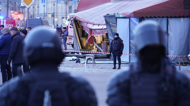 Ρωσία: Το ΥΠΕΞ αποτίει φόρο τιμής στον στρατιωτικό μπλόγκερ που σκοτώθηκε από έκρηξη σε καφετέρια