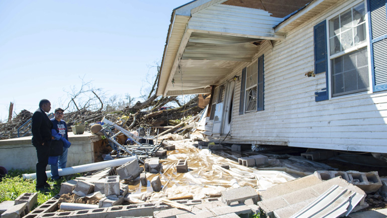 Στους 29 οι νεκροί από τους ανεμοστρόβιλους και τις σφοδρές καταιγίδες στις ΗΠΑ