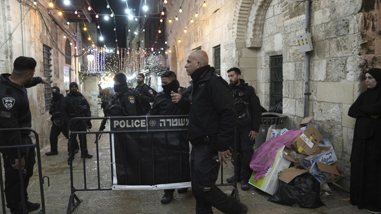 Απορρίπτει την εκδοχή της αστυνομίας η οικογένεια ισραηλινού Άραβα που σκοτώθηκε στην Πλατεία των Τεμενών