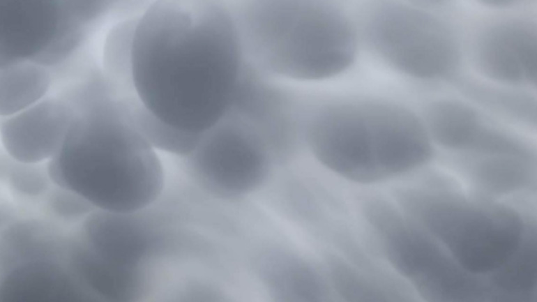 Σύννεφα «mammatus» πάνω από Μεσσηνία και Λακωνία –  Πώς εξηγείται το σπάνιο φαινόμενο