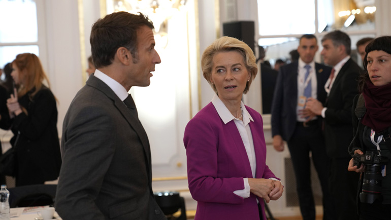 Γεύμα εργασίας Φον ντερ Λάιεν – Μακρόν τη Δευτέρα στο Παρίσι