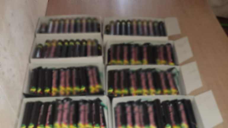 Συνελήφθη 35χρονος που εμπορευόταν παράνομα βεγγαλικά πυροτεχνήματα μέσω Διαδικτύου