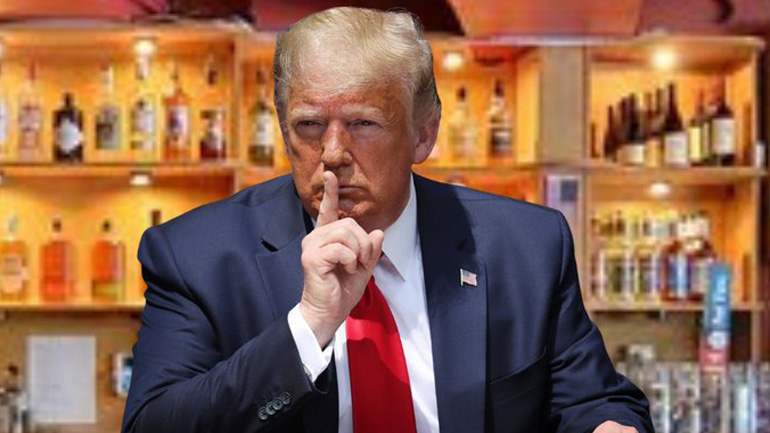 ΗΠΑ: Μπαρ γιορτάζουν με κοκτέιλ «Στόρμι Μανχάταν» την απαγγελία κατηγοριών στον Τραμπ