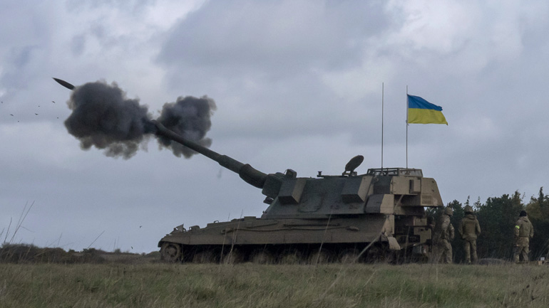 Ουκρανία: Σφυροκόπημα από αεροσκάφη και πυροβολικό στο ανατολικό μέτωπο