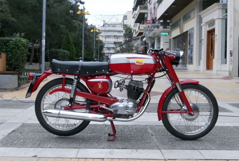 Τι ωραίο να κυκλοφορούν ανάμεσά μας...