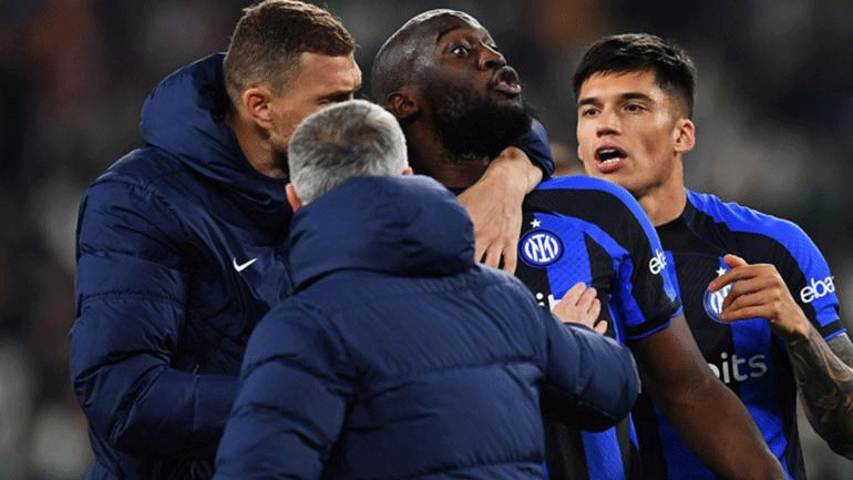 Λουκάκου: «Η ιστορία επαναλαμβάνεται, αυτό το όμορφο παιχνίδι θα πρέπει να το απολαμβάνουν όλοι»