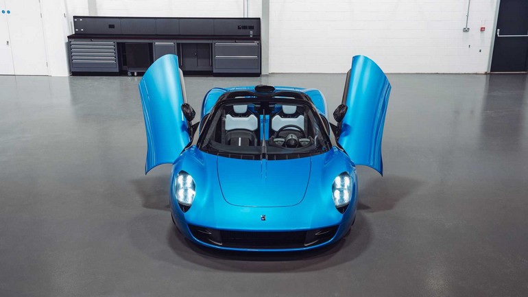 Και χειροκίνητο και με ατμοσφαιρικό V12 και πισωκίνητο – Από τα τελευταία supercar παλαιάς κοπής