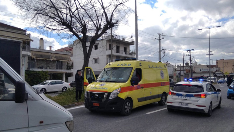 Διασωληνώθηκε 19χρονος ποδηλάτης που παρασύρθηκε από αυτοκίνητο στη Λάρισα