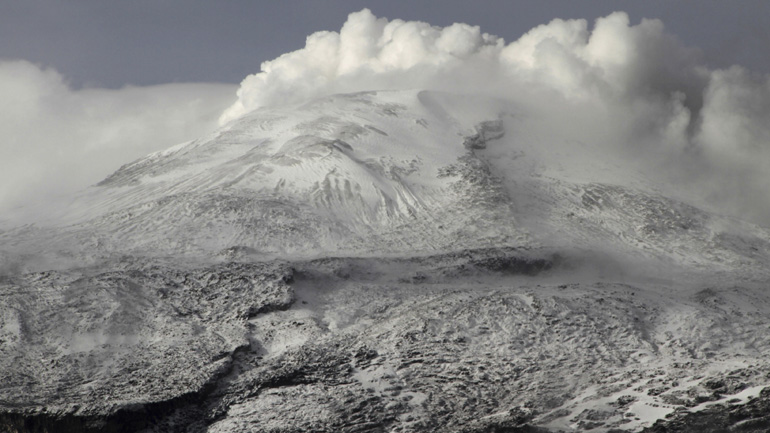 Απειλή ηφαιστειακής έκρηξης στην Κολομβία – 7.500 άνθρωποι θα απομακρυνθούν από τα σπίτια τους