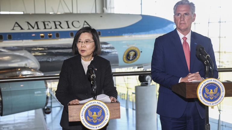 Κίνα: Θα δοθεί «αποφασιστική» απάντηση μετά τη συνάντηση Μακάρθι με την πρόεδρο της Ταϊβάν