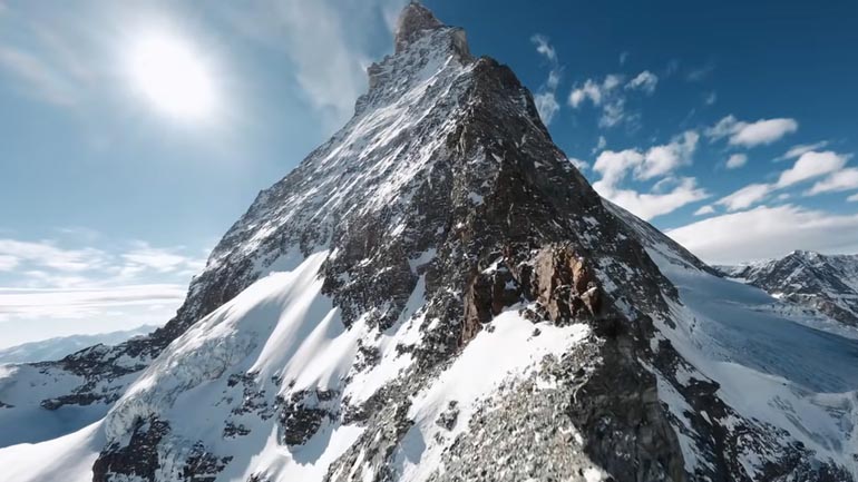 Η θρυλική κορυφή των Άλπεων μέσα από ένα fpv