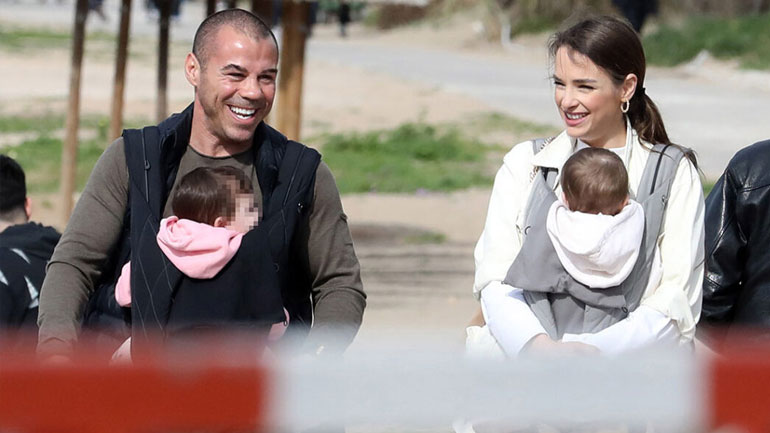 Μιχάλης Ζαμπίδης – Μαρία Καρολίνα Ντάσιου: Βόλτα με τις κόρες τους στη Βουλιαγμένη