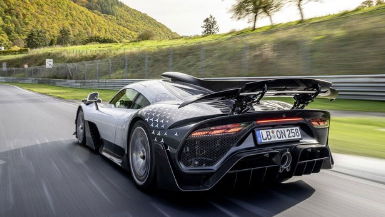 Κάποιος να σταματήσει το υπεραυτοκίνητο της Mercedes – Μετά το Nurburgring διέλυσε και το ρεκόρ στη Monza