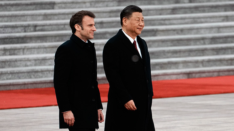 Η Γαλλία υπολογίζει στην Κίνα ώστε «να επαναφέρει τη Ρωσία στη λογική»