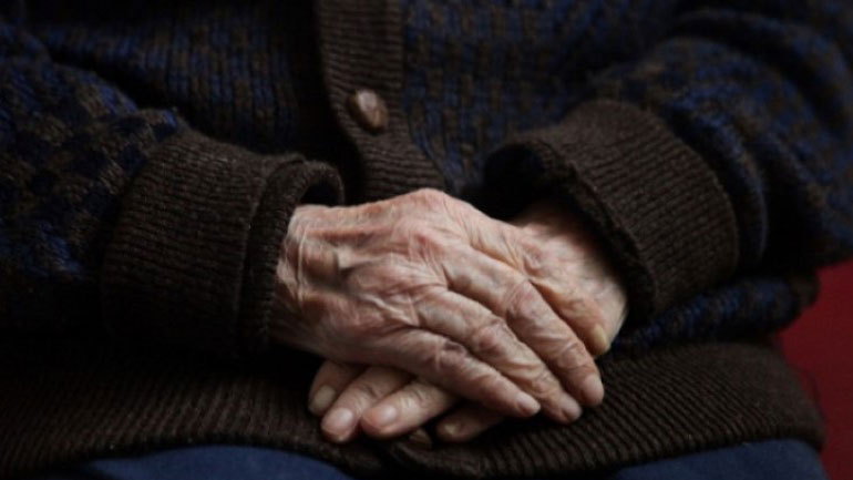 Εφιάλτης για ζευγάρι ηλικιωμένων: Τους ξυλοκόπησε ο γιος τους για να αποσπάσει χρήματα