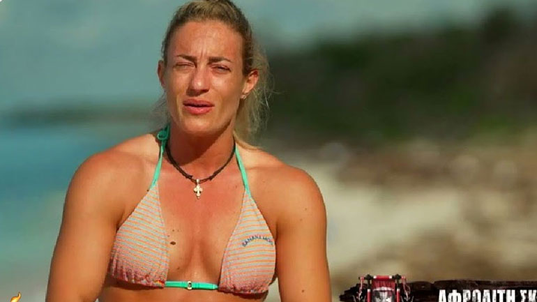Η Αφροδίτη Σκαφίδα τρώει κρυφά στο Survivor All Star και στέλνει φιλιά – Το βίντεο που την «καίει»