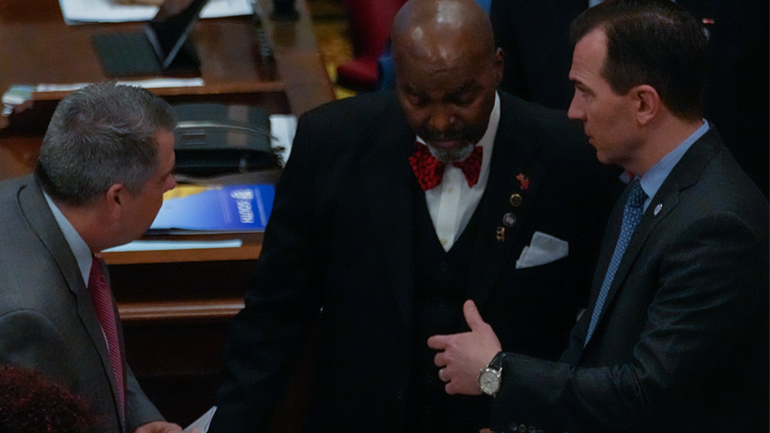 Δυο Αφροαμερικανοί βουλευτές αποπέμπονται από το πολιτειακό Κογκρέσο του Τενεσί