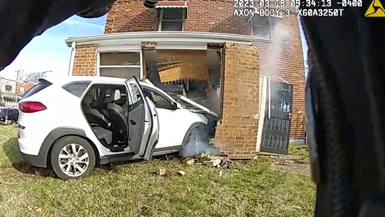 Έρευνα ξεκίνησε για τον θάνατο Αφροαμερικανού τον οποίο πυροβόλησε αστυνομικός στην Ουάσινγκτον