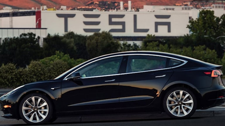 Νέο σκάνδαλο Tesla – Εργαζόμενοι “μοιράζονται” τις ζωές των πελατών μέσα από τις κάμερες των αυτοκινήτων