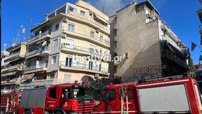 Πυρκαγιά σε διαμέρισμα στη Θεσσαλονίκη – Ένα άτομο στο νοσοκομείο