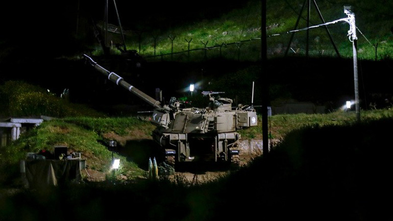 Το ισραηλινό πυροβολικό έπληξε τη Συρία σε αντίποινα για τις ρουκέτες