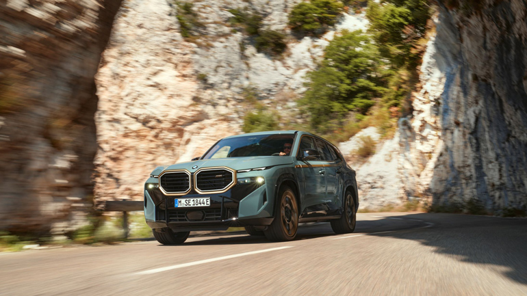 BMW XM: Tο πρώτο αυτοκίνητο υψηλών επιδόσεων με σύστημα ηλεκτροκίνησης