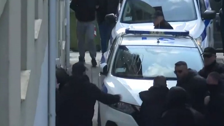 Επεισόδια κατά την προσαγωγή των συλληφθέντων στα Γιάννενα